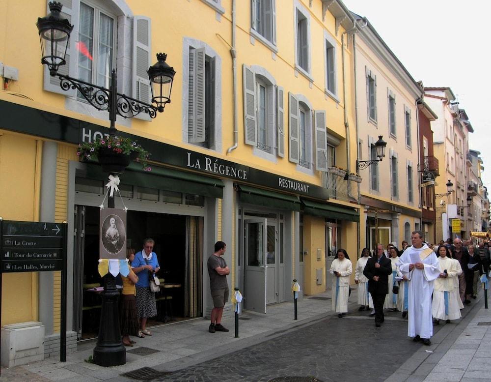 Hotel Restaurant La Regence Lourdes Exterior photo
